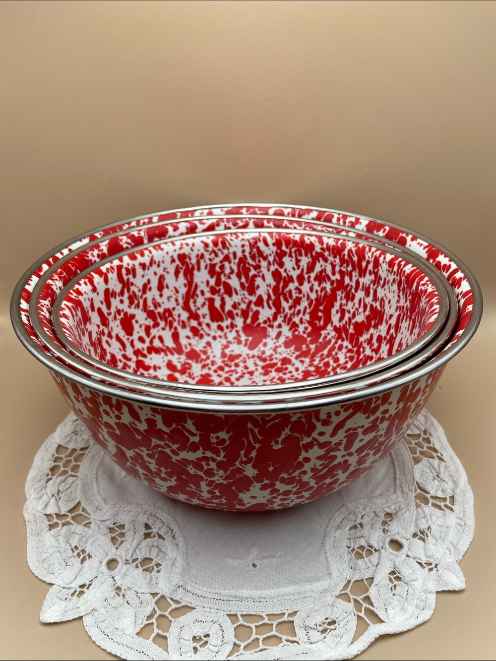 Golden Rabbit Vintage Style Enamel Nesting Serving Bowls - Set of 3
